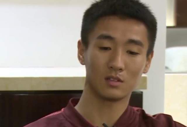 水野朝阳紧身裙女教师