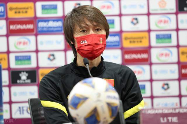 衣服湿透的她