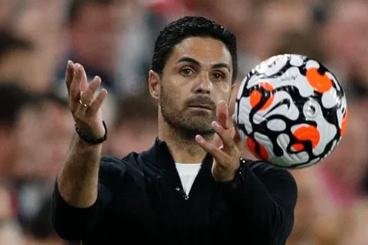 与女演员同住